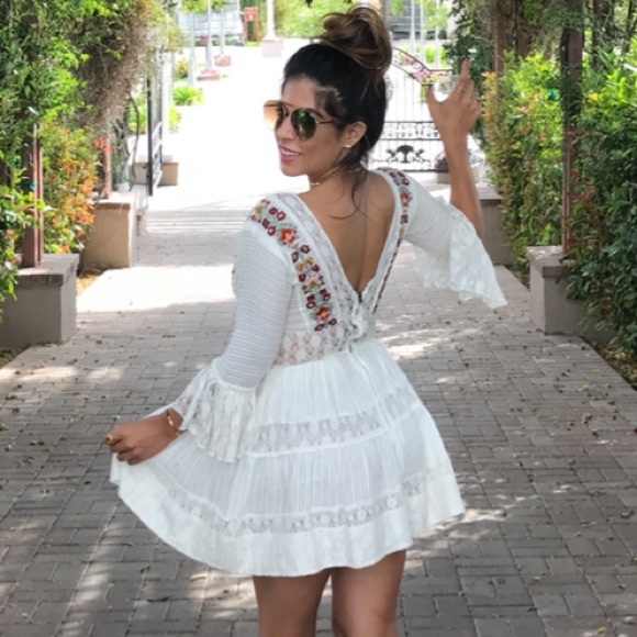 Free People Dresses & Skirts - FREE PEOPLE WHITE LACE DRESS WITH BELL SLEEVES